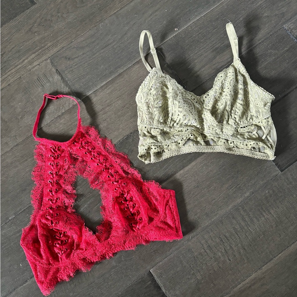 PINK Victoria's Secret Red and Green Lace Bralette Set - size S